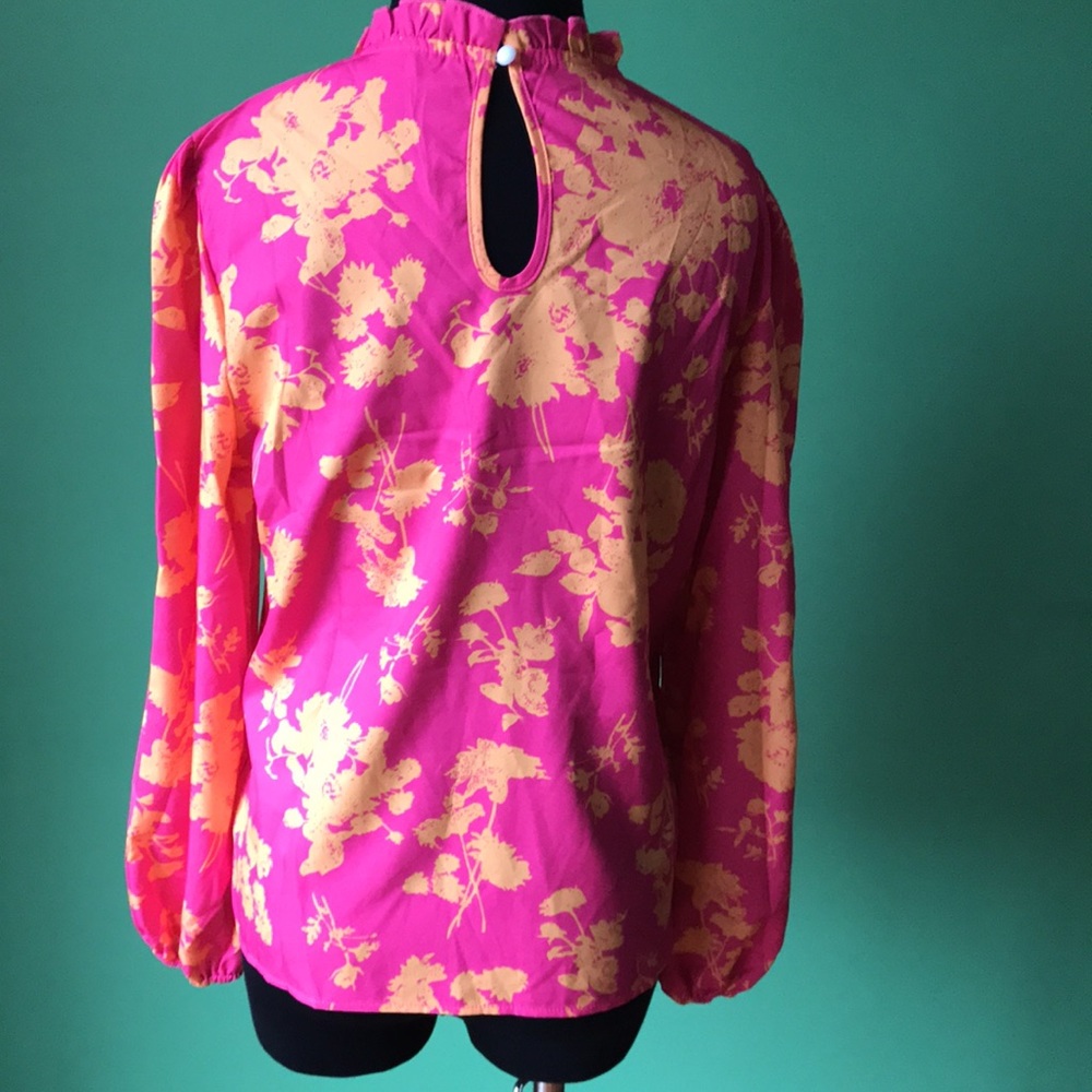 ❤️❤️NWOT Shein Floral Long Sleeved Top❤️❤️ - Picture 2 of 7